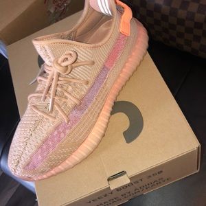 **SOLD BNWT Yeezy boost 350 V2